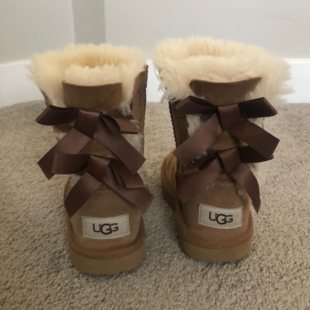 children UGG boots w/Box!